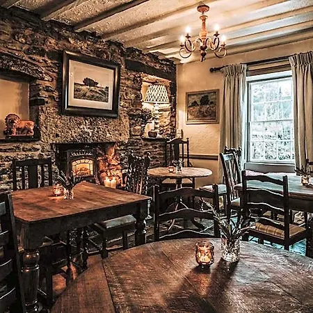אורחן The Hare & Hounds Bowland Bridge