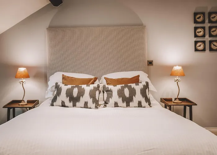 Мини-отель The Hare & Hounds Bowland Bridge