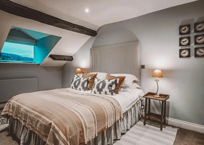 Мини-отель The Hare & Hounds Bowland Bridge