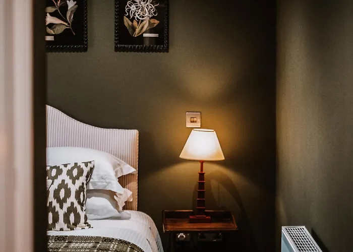 The Hare & Hounds Bowland Bridge