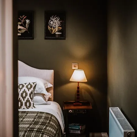 The Hare & Hounds Bowland Bridge